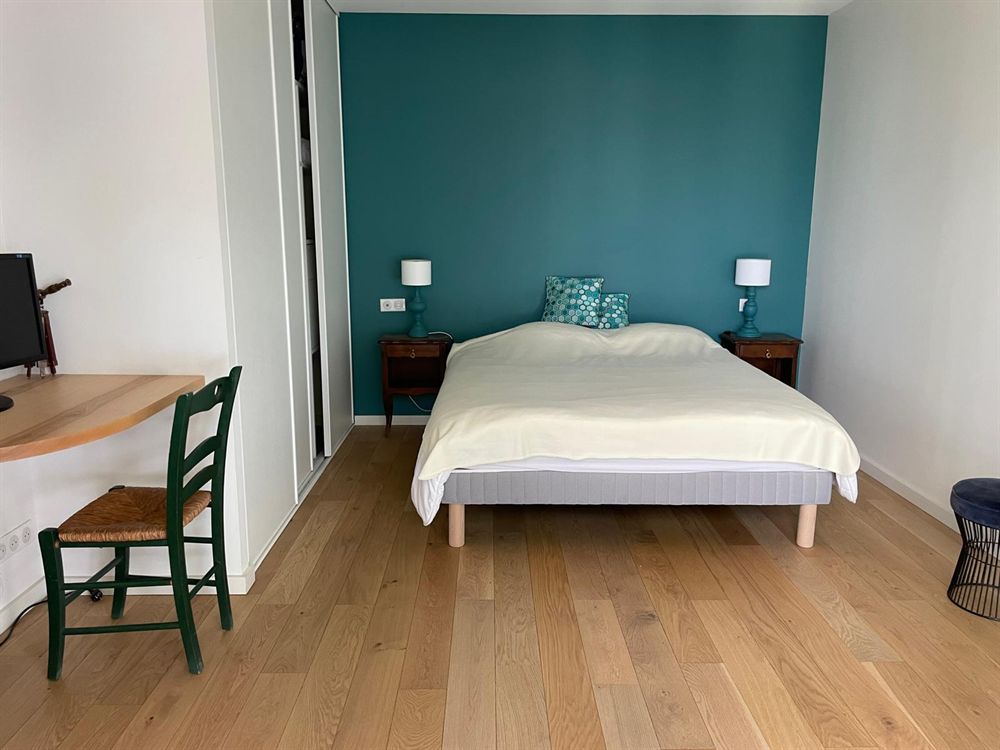 Chambre du rez-de-chaussée, vue mer